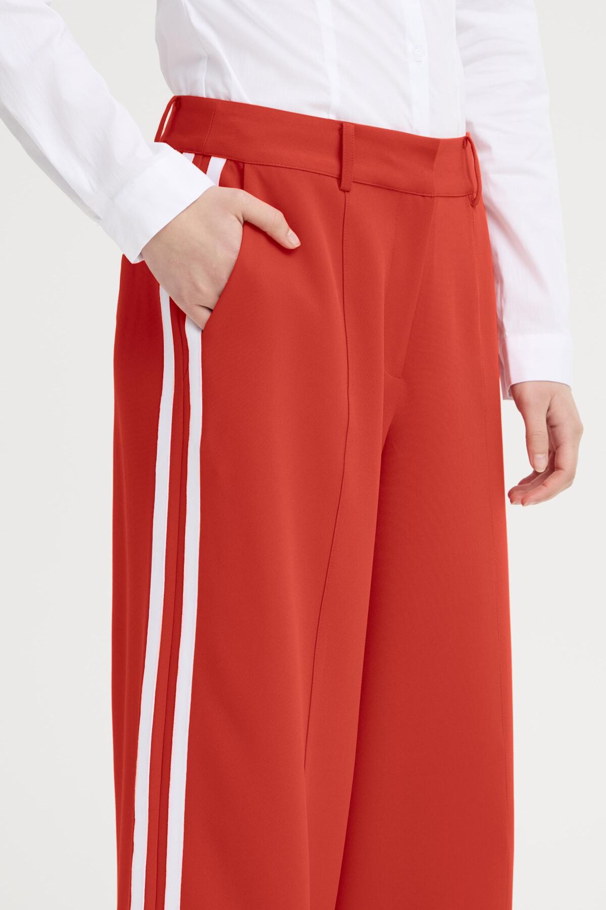 Folavi Fiery Red Pant by ICHI