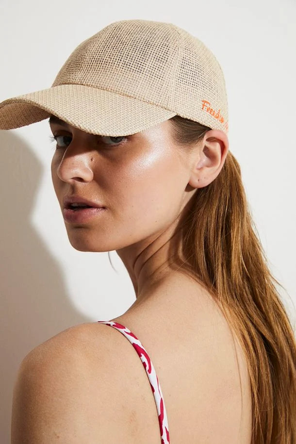 Ianivikka Hat by ICHI