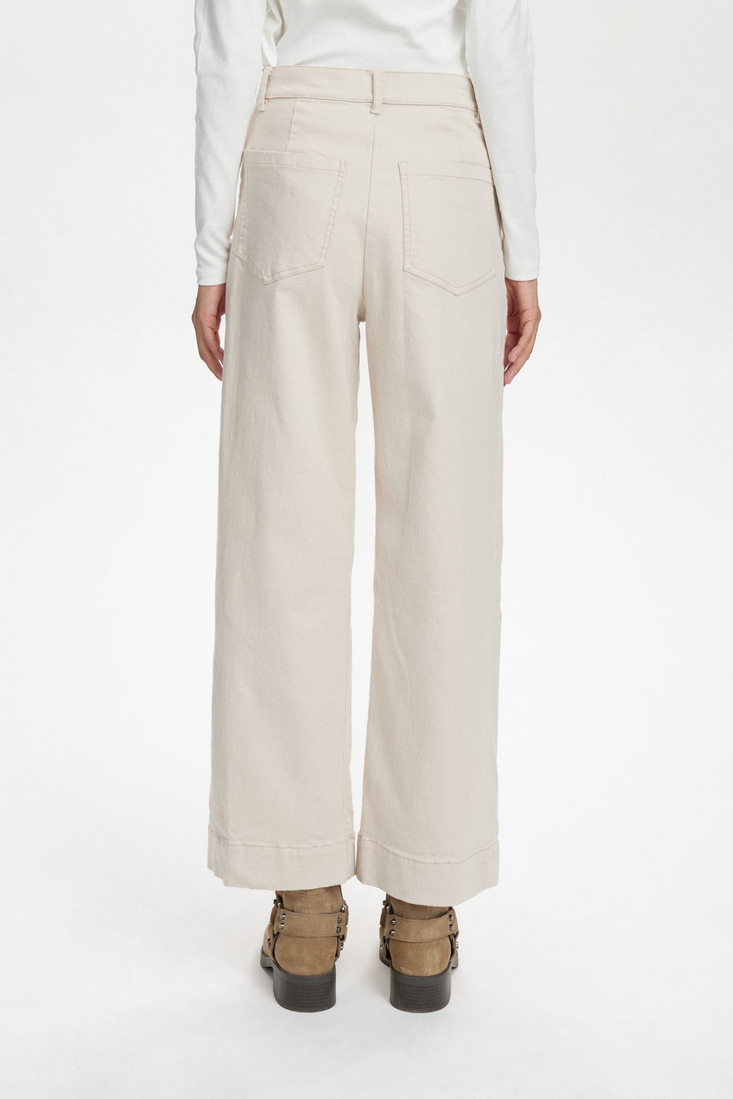 Lulu Cropped Jeans by Numph