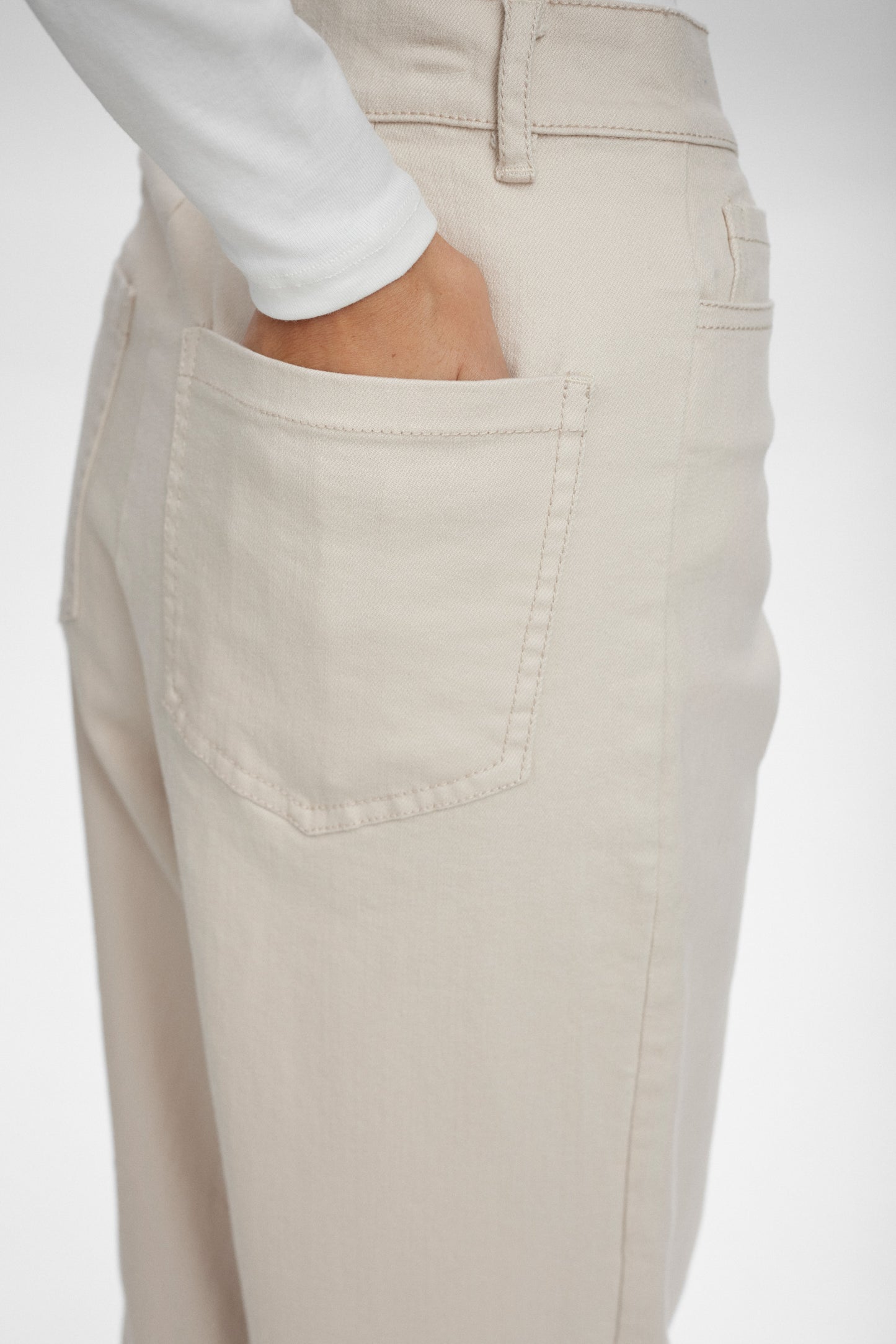 Lulu Cropped Jeans by Numph