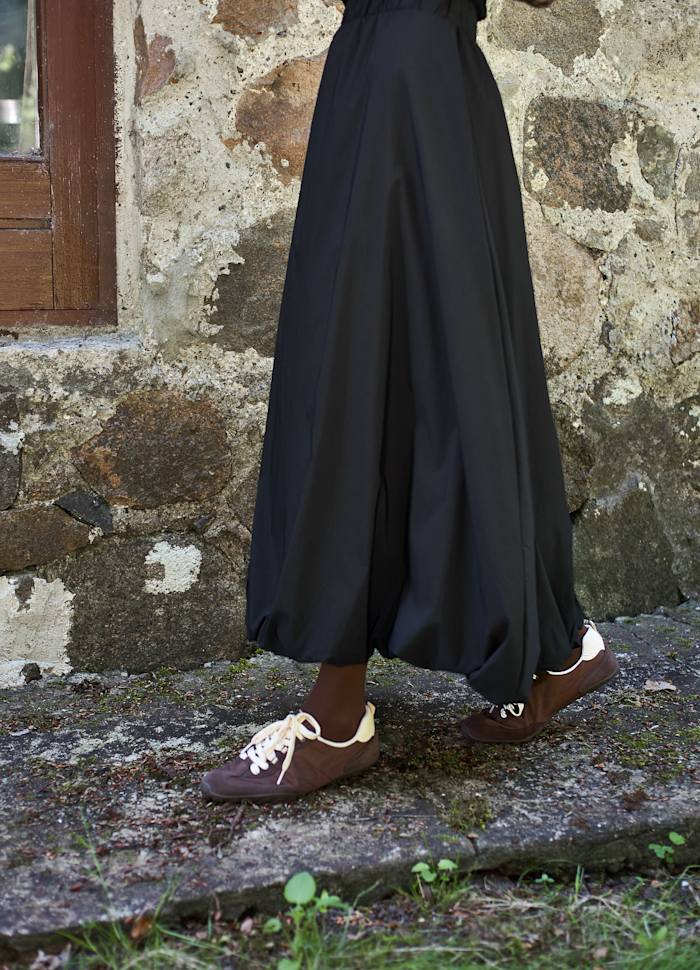 Black Colour Davina Balloon Skirt - Black