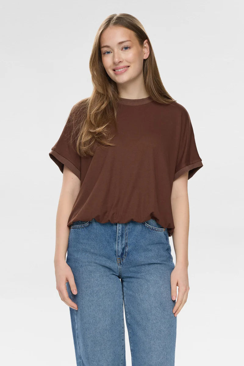Leah Boxy Tee Chicory Coffee by Numph