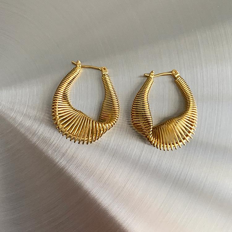 Misshapen Wire Hoops - Gold